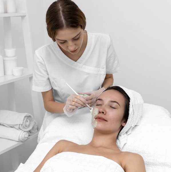 woman-beauty-salon-face-treatment